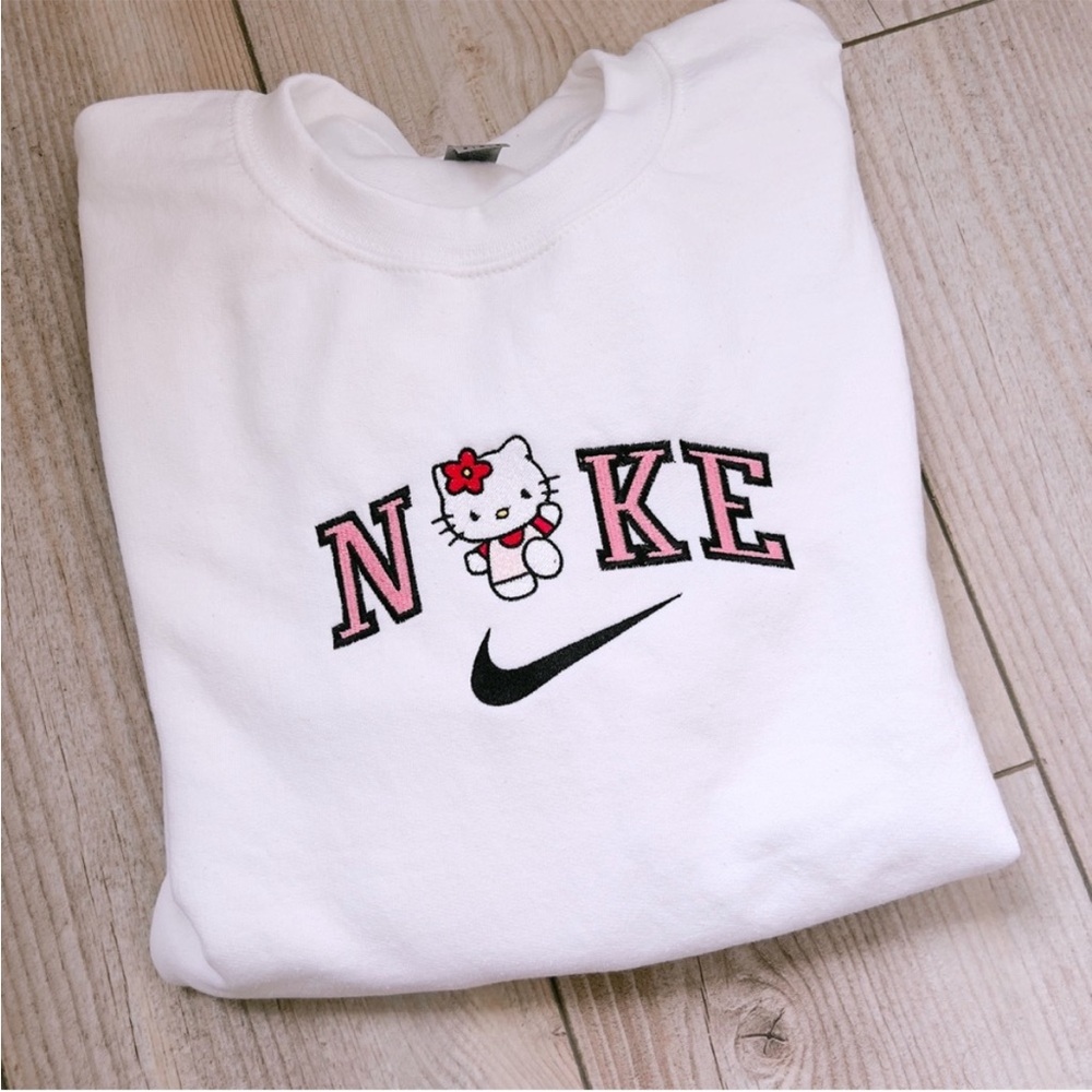 Nike hello kitty Crewneck